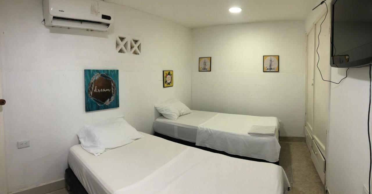 Martinica Hostel Cartagena Bagian luar foto